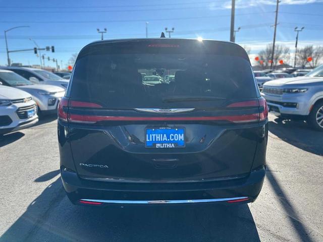 2022 chrysler pacifica touring-l