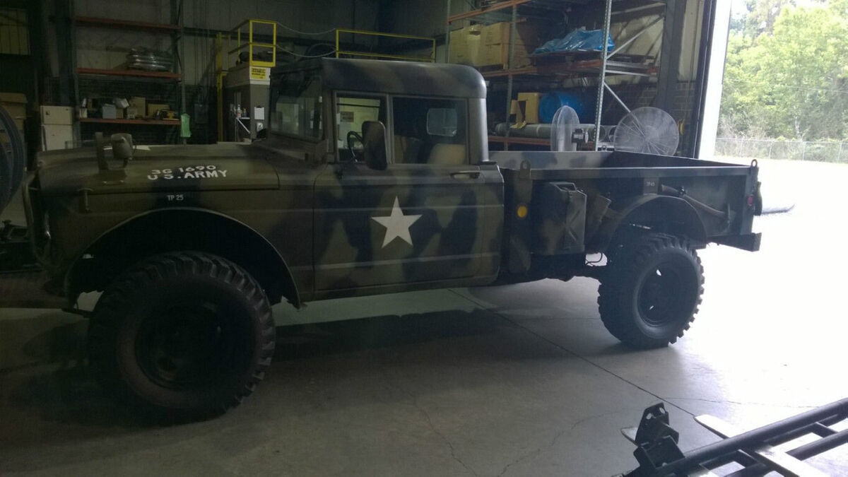1967 jeep kaiser m715 military pickup truck 6-cylinder 4-speed camo
