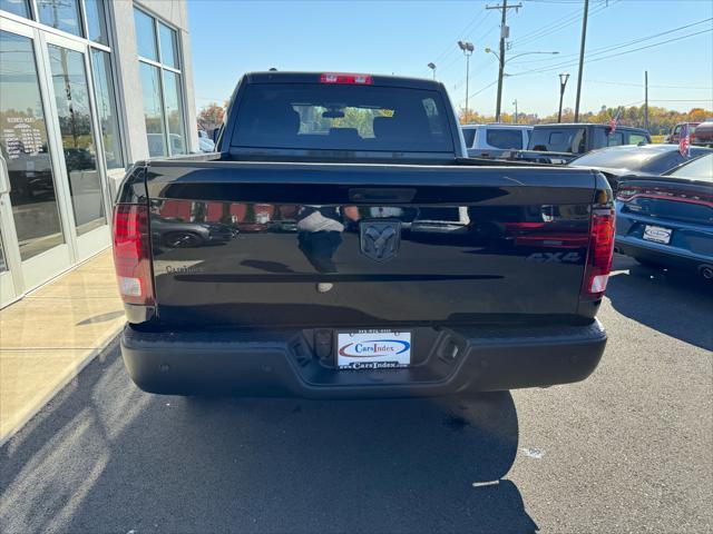 2024 ram 1500 classic warlock crew cab 4x4 5'7' box