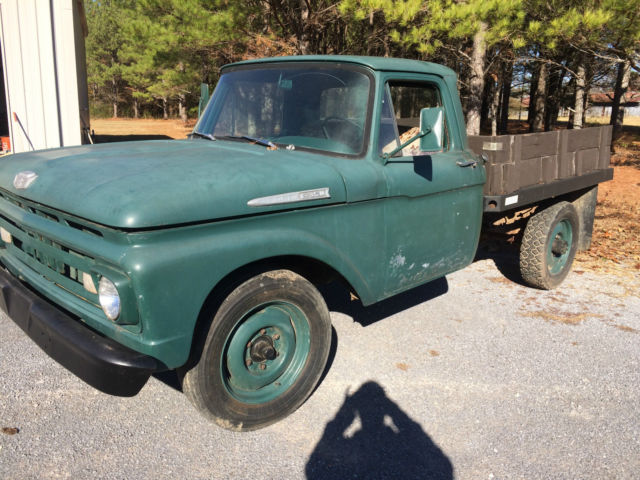 1961 ford f350 - straight 6 - solid - military issued - has title - runs
