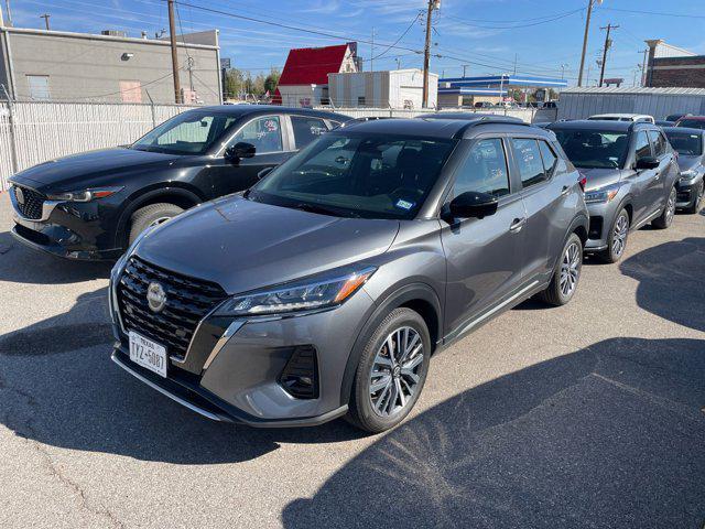 2024 nissan kicks sr