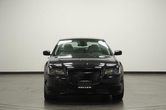 2022 chrysler 300 touring