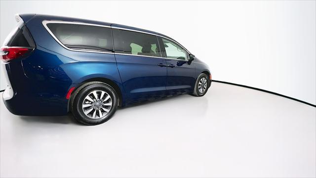 2023 chrysler pacifica hybrid touring l