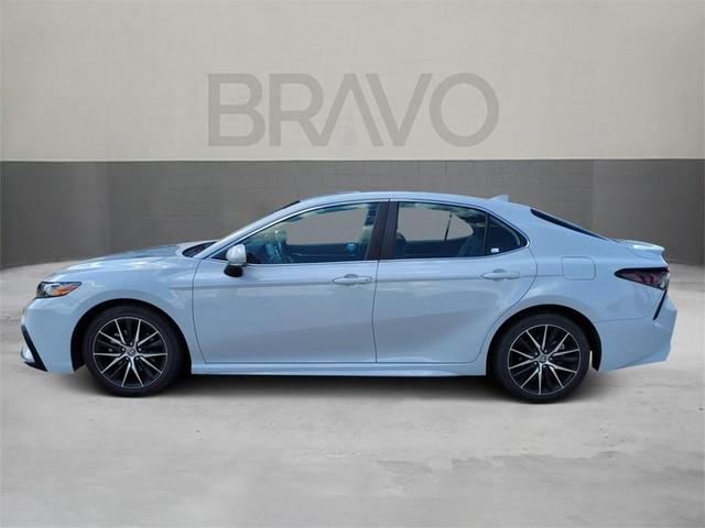 2022 toyota camry se nightshade