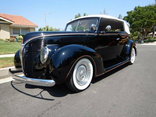 1938 ford cabriolet sedan deluxe street rod automatic 3-speed rwd v8 5.7l