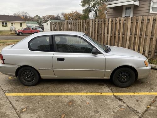 2002 hyundai accent gs for sale, 133000 miles, 5 speed manual transmission, no maj