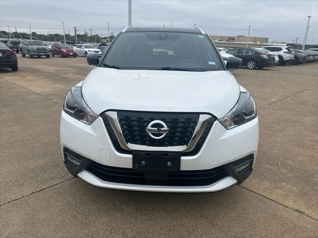 2020 nissan kicks sr