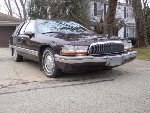 1994 buick roadmaster 4dr sedan / very sharp