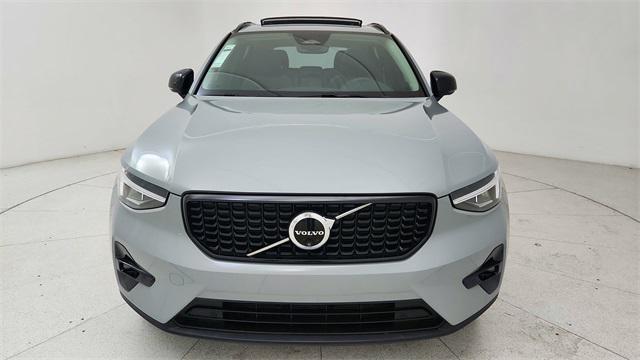 2024 volvo xc40 b5 plus dark theme