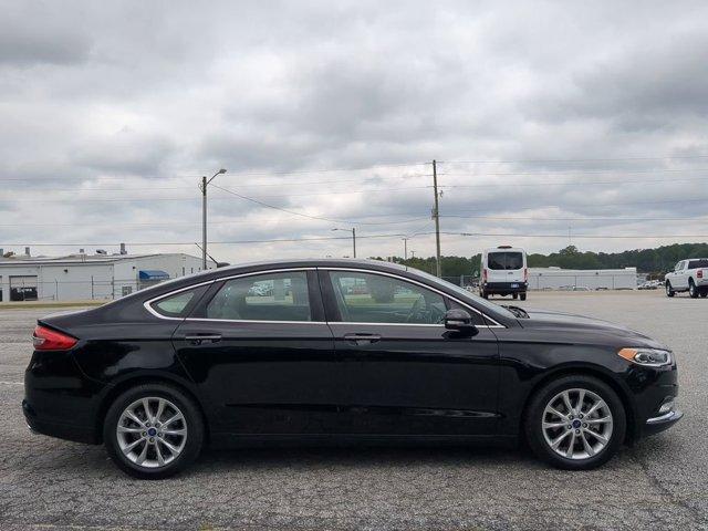 2017 ford fusion se