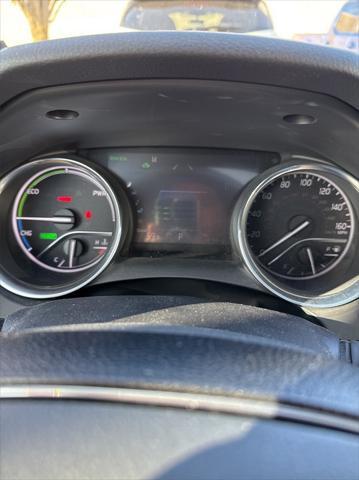 2019 toyota camry hybrid xle