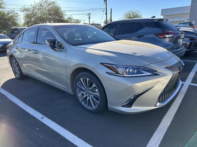 2021 lexus es 300h base