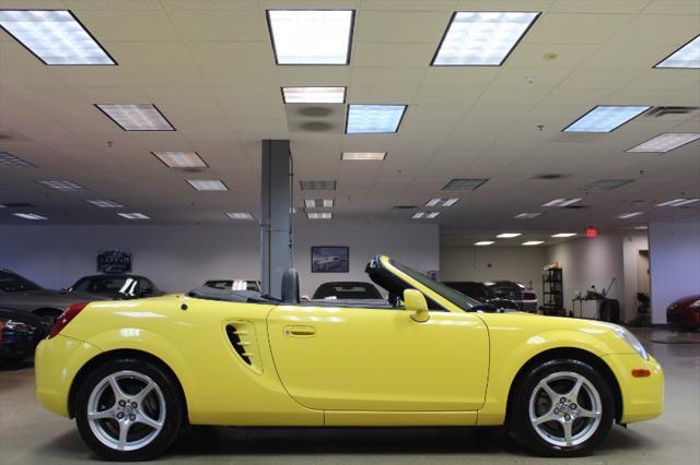 2004 toyota mr2 base (m5)