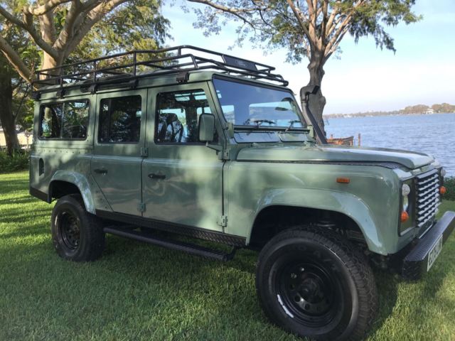 **full body off restoration** **brand new**1988/2017 land rover defender 110