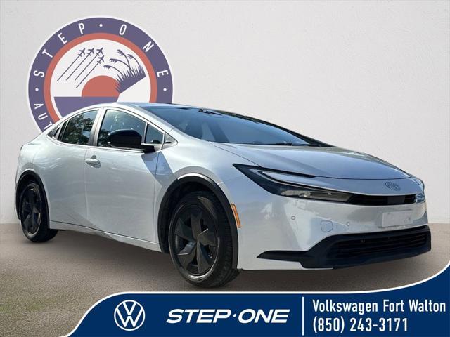 2023 toyota prius le