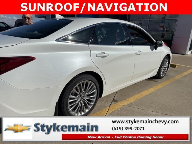 2022 toyota avalon hybrid limited