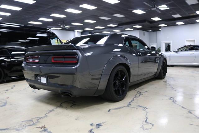 2016 dodge challenger srt hellcat