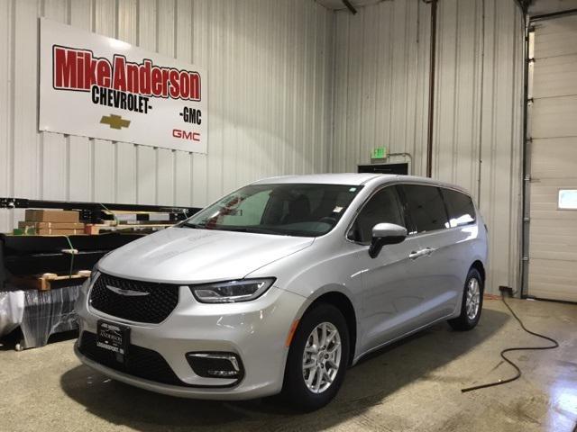 2023 chrysler pacifica touring l