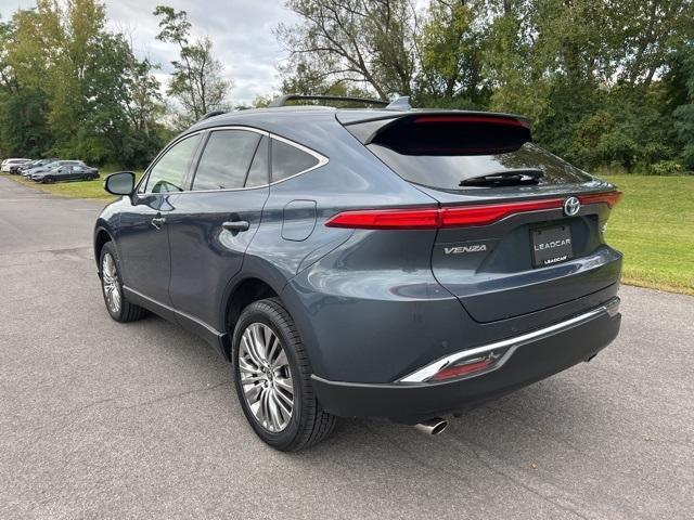 2021 toyota venza xle