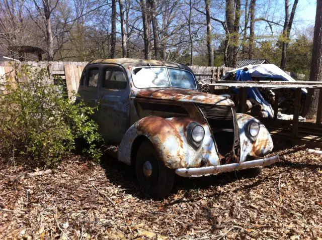 1937 humpback sedan with v8 flathead motor