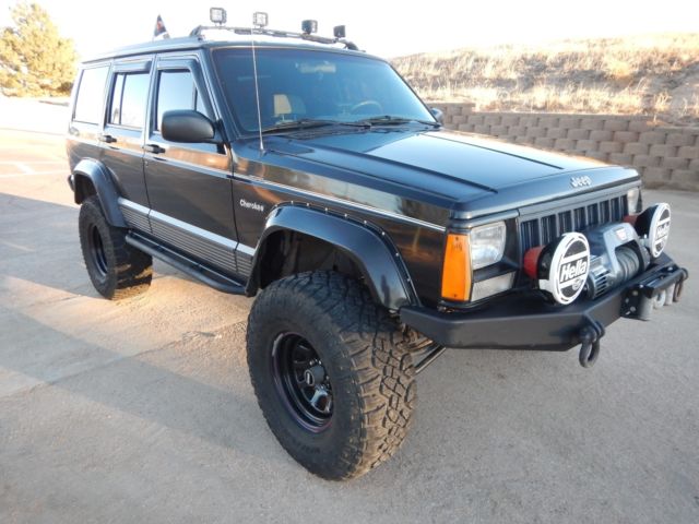 jeep cherokee - lifted and locked