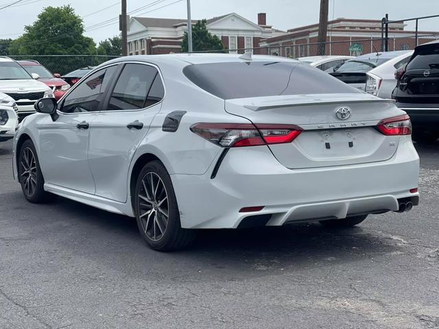 2022 toyota camry se