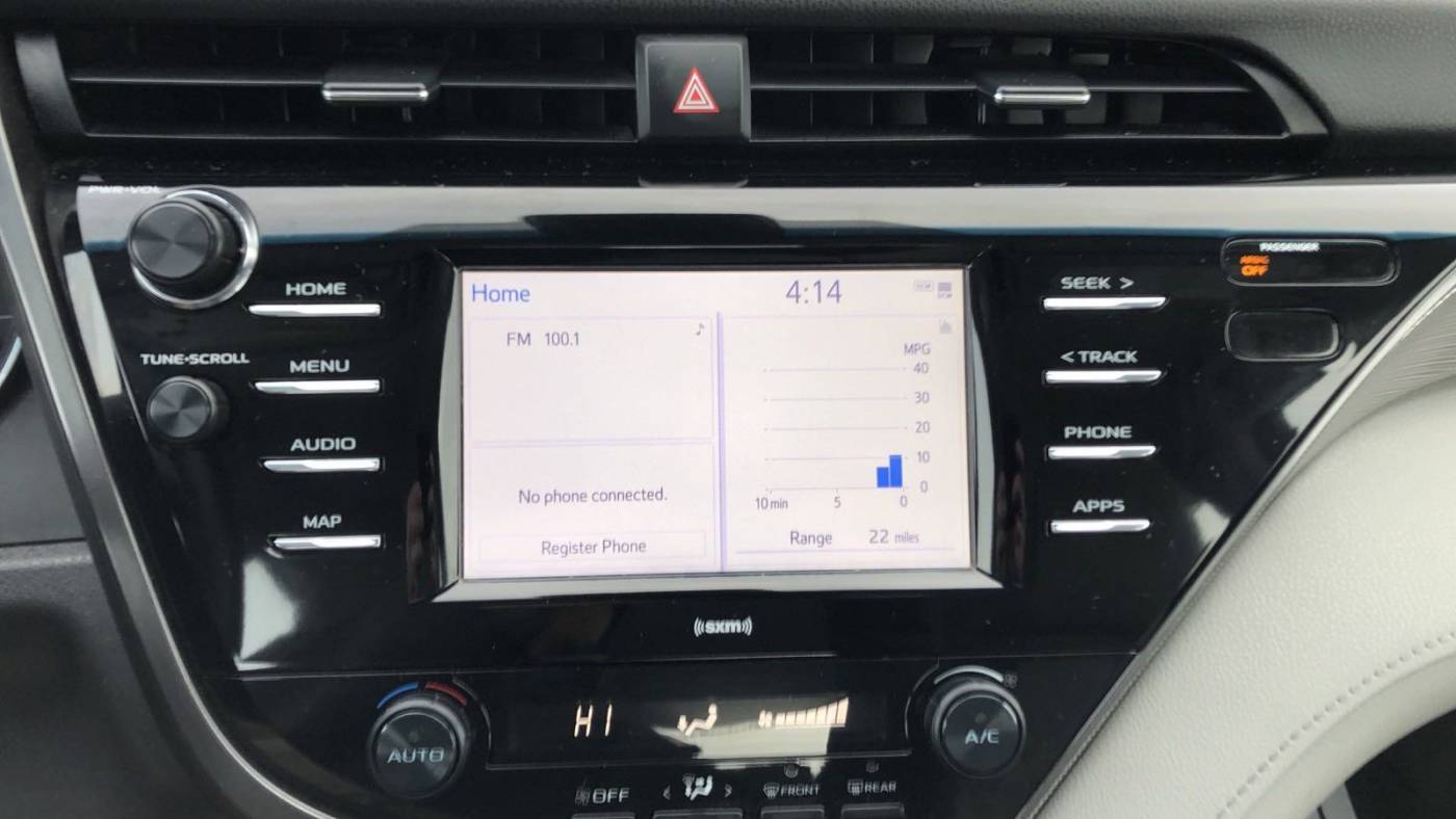 2020 toyota camry se