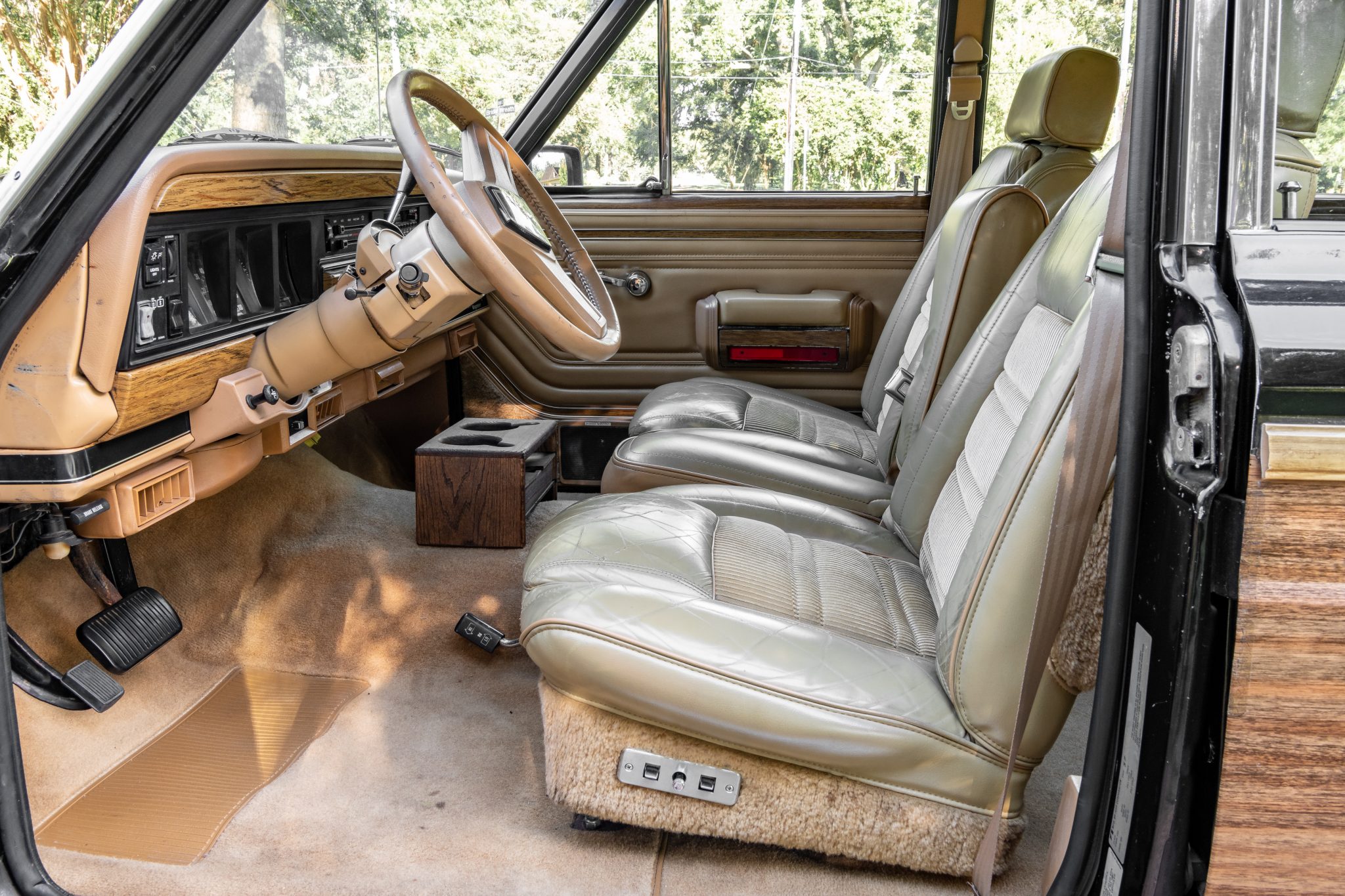 1987 jeep grand wagoneer