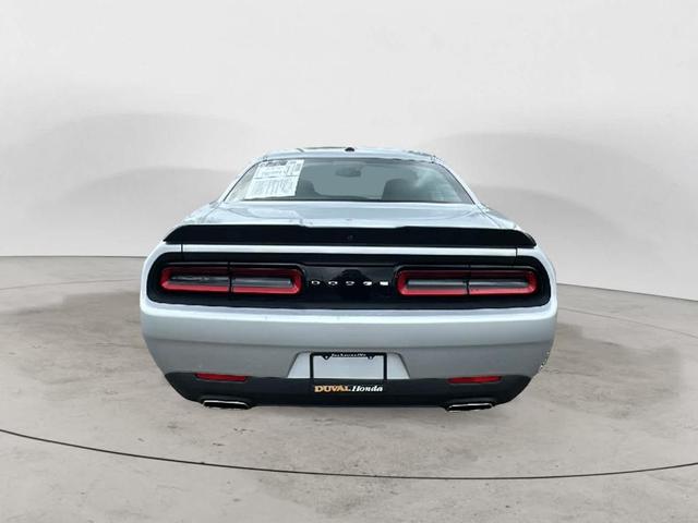 2023 dodge challenger sxt