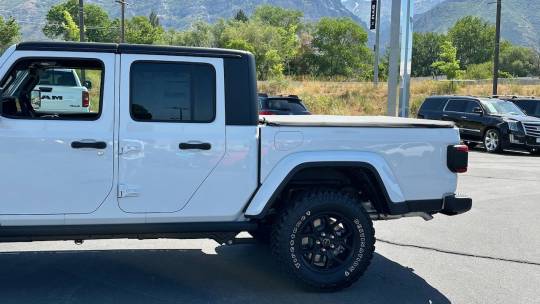 2024 Jeep Gladiator