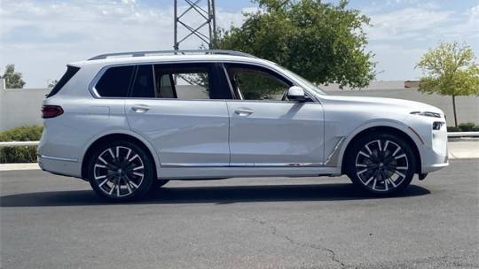 2025 BMW X7