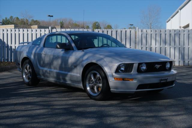 2005 ford mustang gt premium