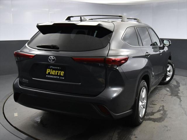 2021 toyota highlander le