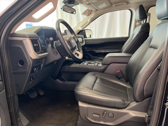 2022 ford expedition max xlt