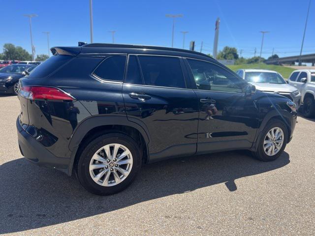 2023 toyota corolla cross le