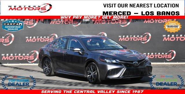 2022 toyota camry se