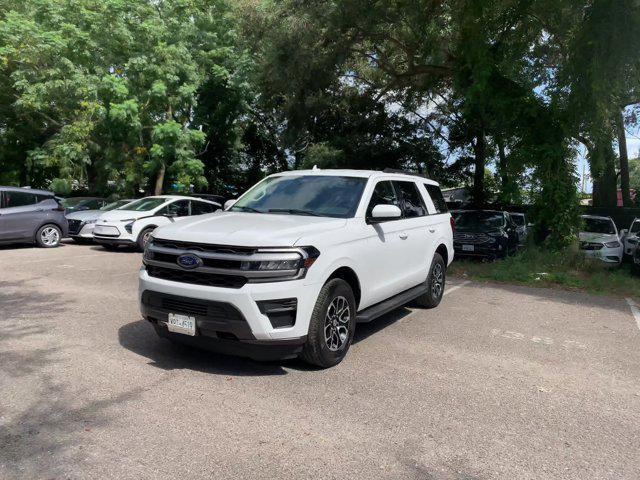 2022 ford expedition xlt