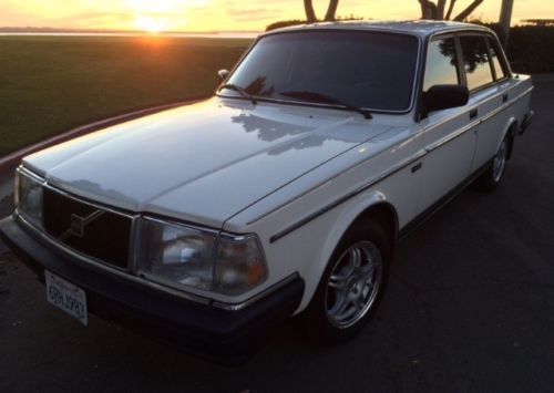 1990 volvo 244 dl very clean and with all original paint and interior â rust free