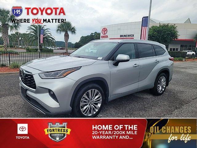 2022 toyota highlander platinum