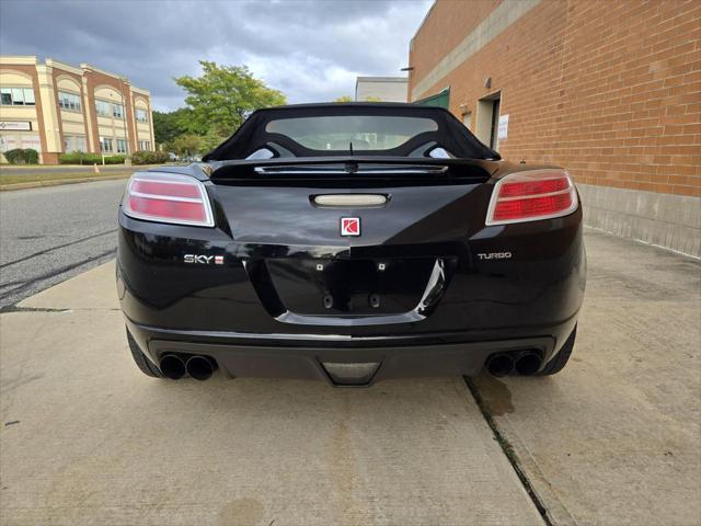 2008 saturn sky red line