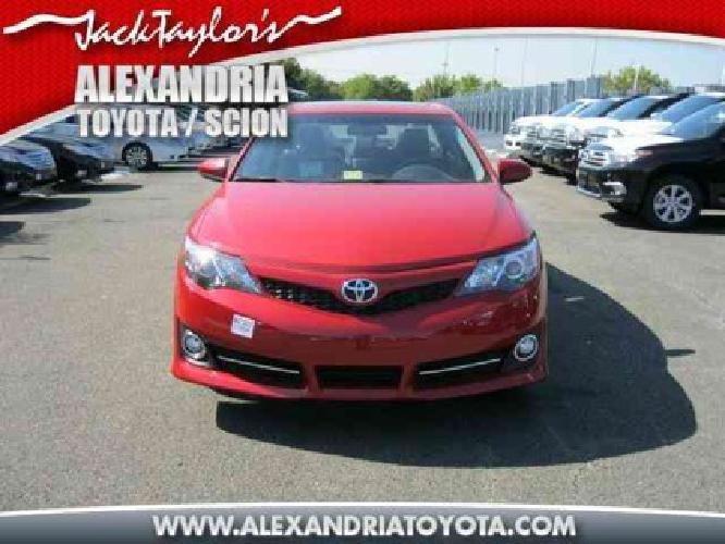 2014 toyota camry se in alexandria, va