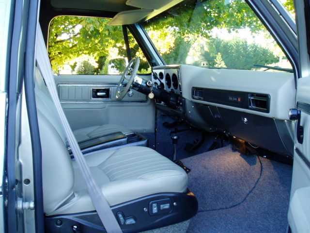 1979 gmc jimmy 4x4 .. frame off restored . show quality