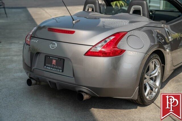 2010 nissan 370z touring