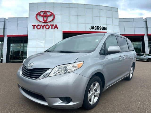 2013 toyota sienna le