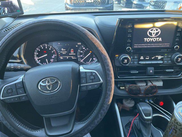 2022 toyota highlander xle