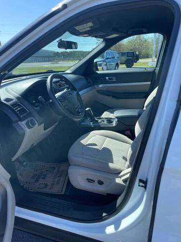 2018 ford explorer base