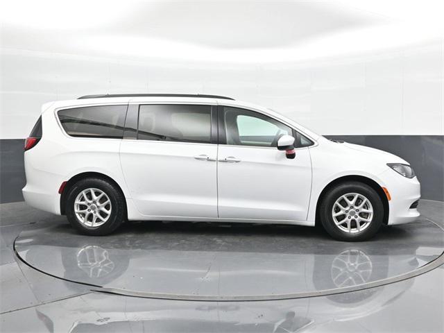 2020 chrysler voyager lxi