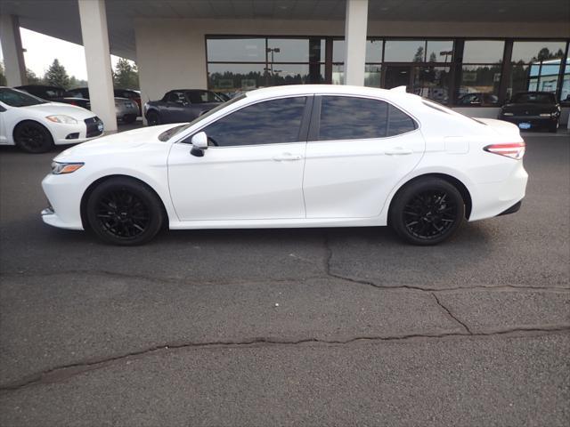 2020 toyota camry le