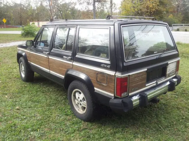 1988 jeep wagoneer limited - 4.0-liter straight 6 engine - clean title