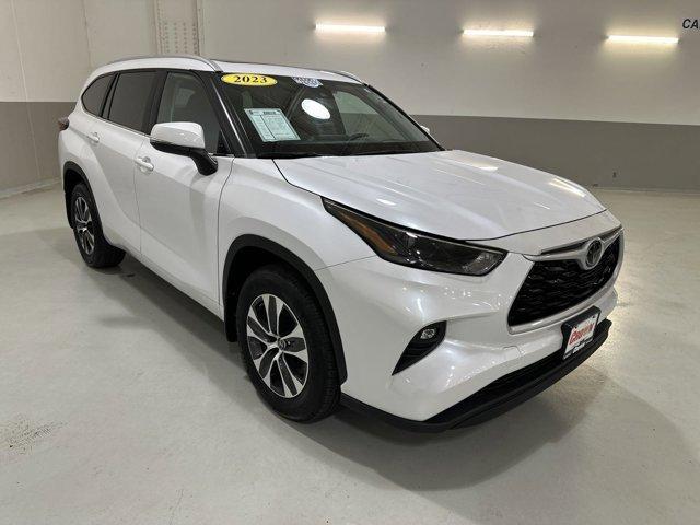 2023 toyota highlander xle